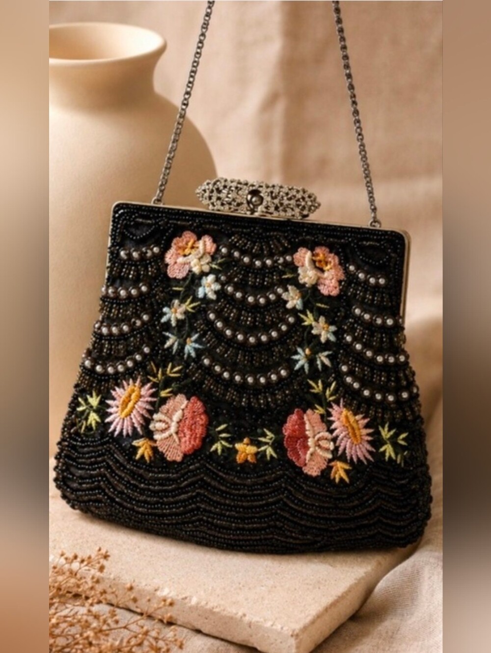 Vintage Viola Beaded/Embosed Floral Purse.